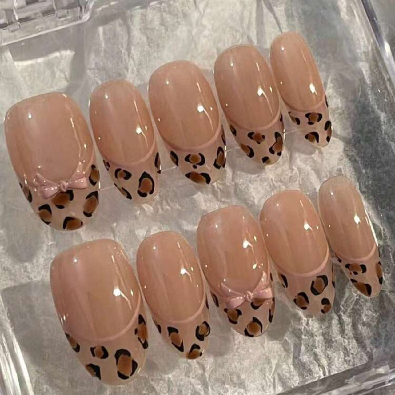 Leapord bow nails